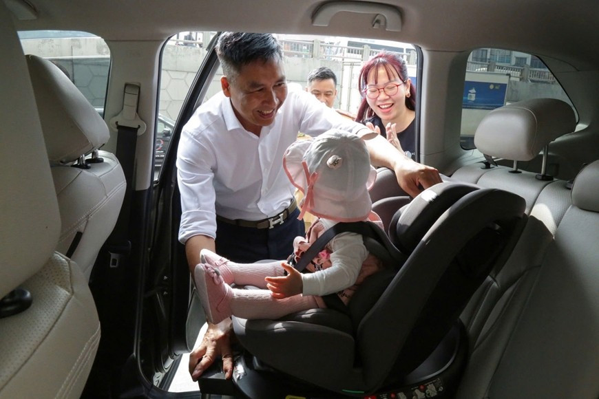 Quốc hội thông qua luật mới về an toàn giao thông đường bộ