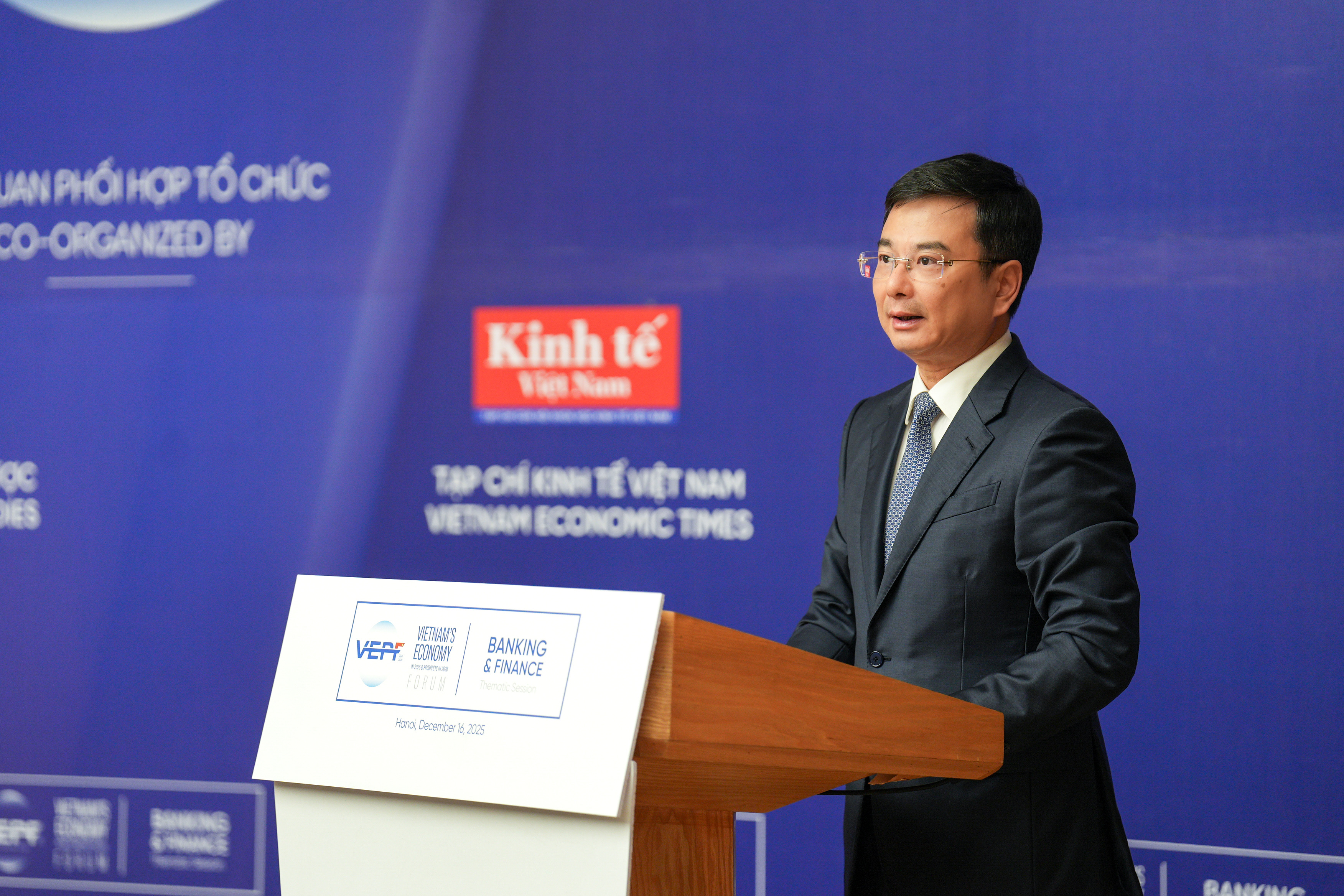 Diễn đàn Kinh tế Việt Nam 2025: Tăng trưởng bền vững và chuyển đổi xanh