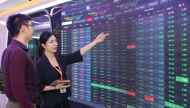 VN-Index tăng mạnh, loạt c&ocirc;ng ty chứng kho&aacute;n b&aacute;o l&atilde;i kỷ lục năm 2025 - Ảnh 1