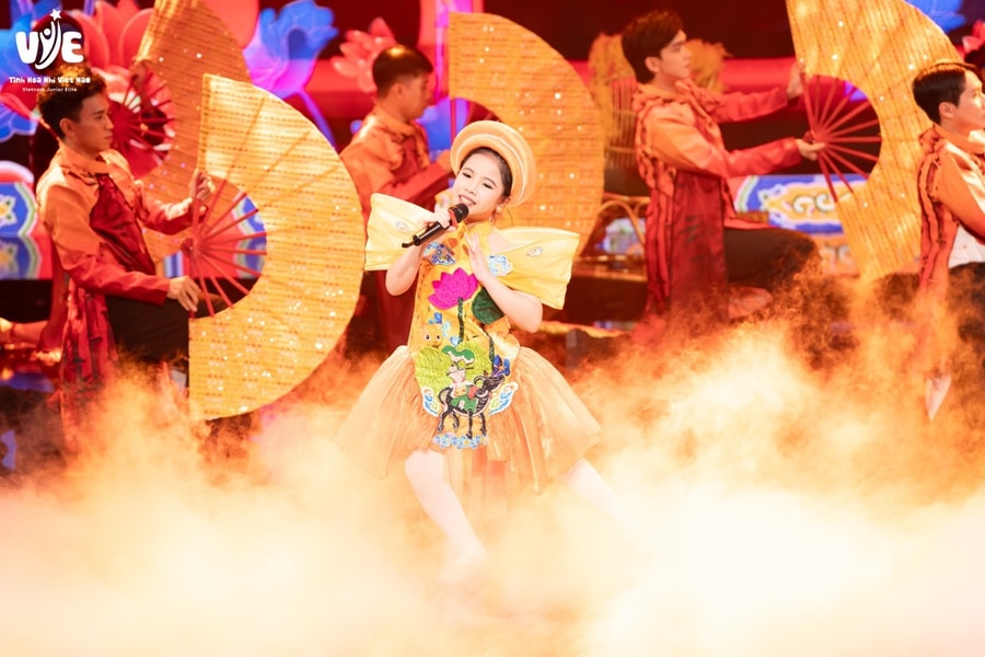 Á quân Tinh Hoa Nhí Nguyễn Thái An Bình và giai điệu dân gian mộc mạc chạm đến cảm xúc đêm Chung kết