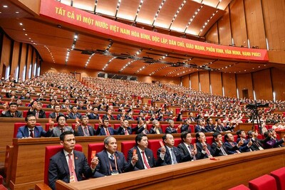 Thông qua Nghị quyết Đại hội đại biểu toàn quốc lần thứ XIV của Đảng