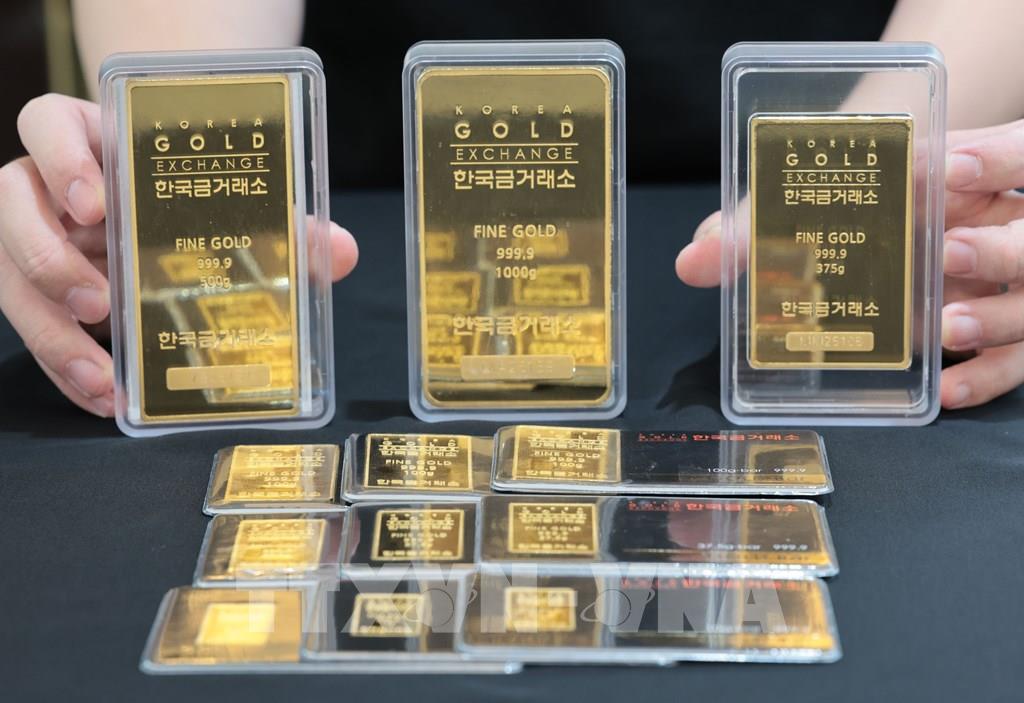 Giá vàng vượt mốc 5.000 USD/ounce trong phiên châu Á