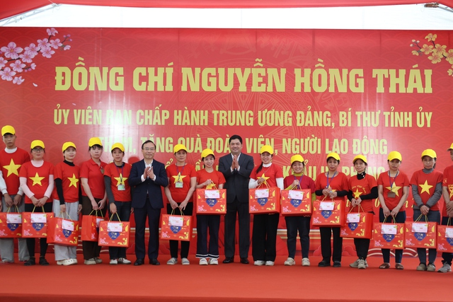 Công đoàn Công ty CP May Hà Phong: Điểm tựa vững chắc cho người lao động