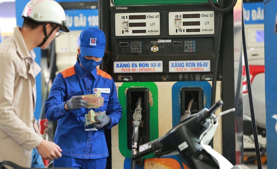 Giá xăng dầu trong nước đứng trước áp lực tăng trở lại