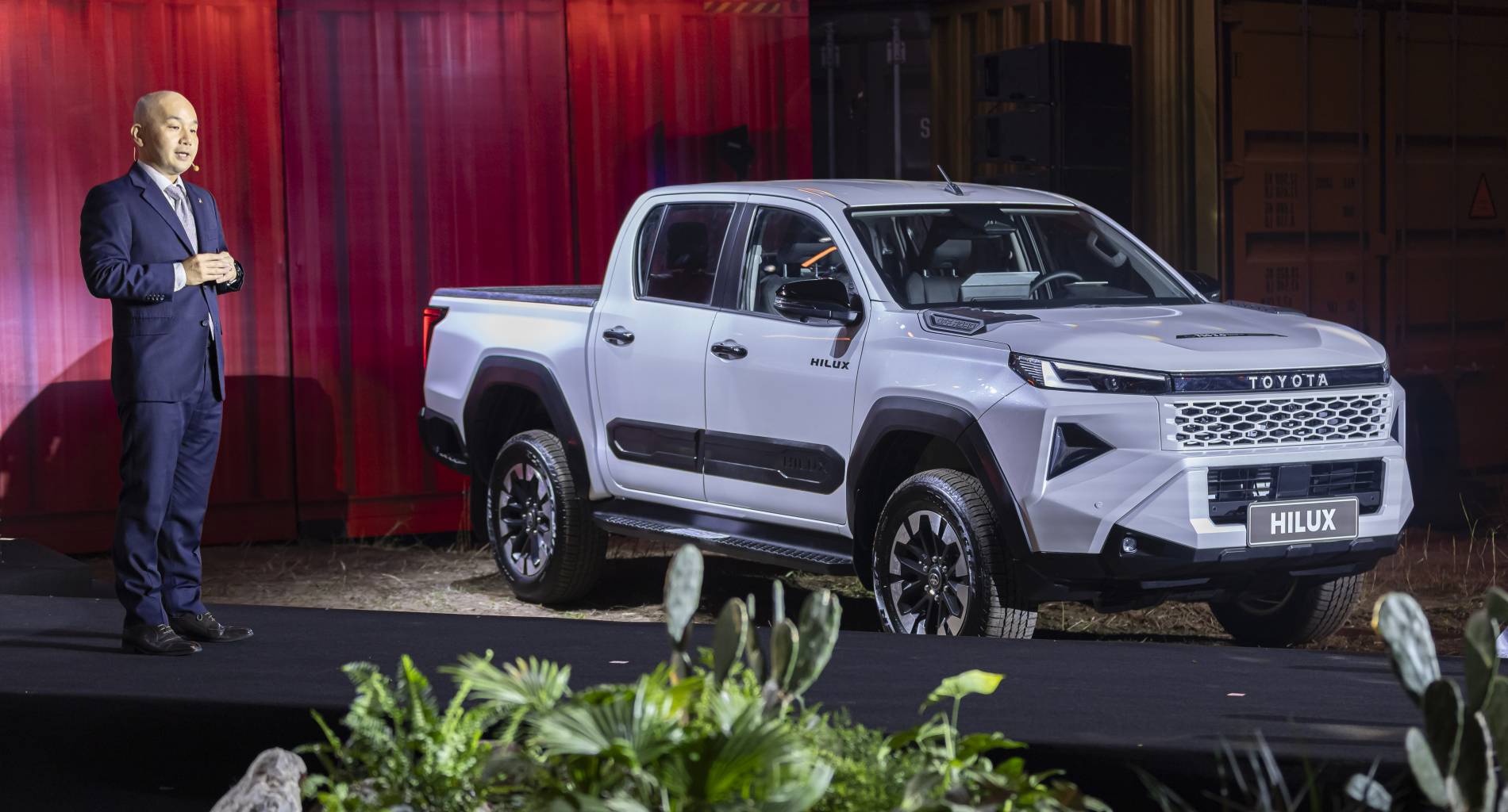 Toyota Việt Nam ra mắt Hilux hoàn toàn mới 2026