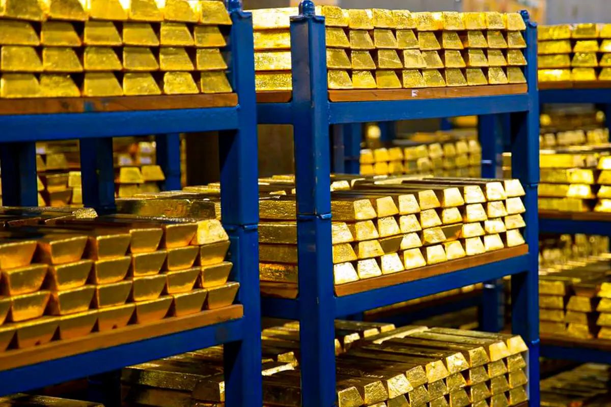 Vàng phá trần định giá, các định chế tài chính đồng loạt điều chỉnh dự báo