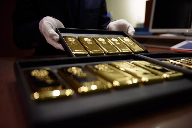 Giá vàng chiều 2/2 rơi về sát 4.500 USD/ounce