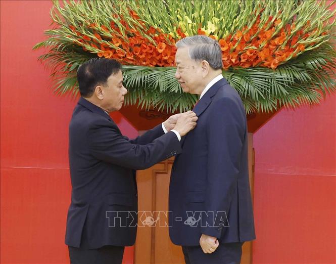 Lễ trao Huy hiệu 45 năm tuổi Đảng tặng Tổng Bí thư Tô Lâm