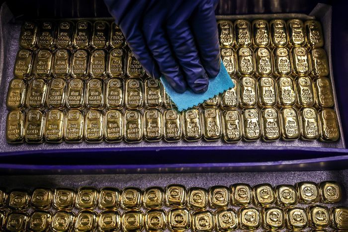 Sau cú rơi mạnh nhất hơn 10 năm, vàng đang nói điều gì?