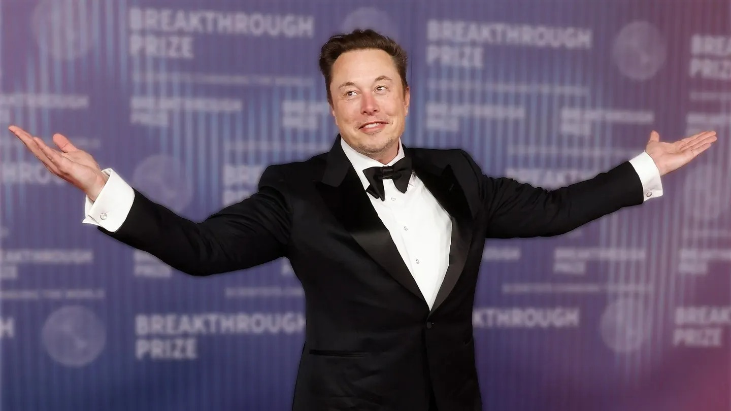 Elon Musk lập kỷ lục mới, trở thành người đầu tiên sở hữu hơn 800 tỷ USD