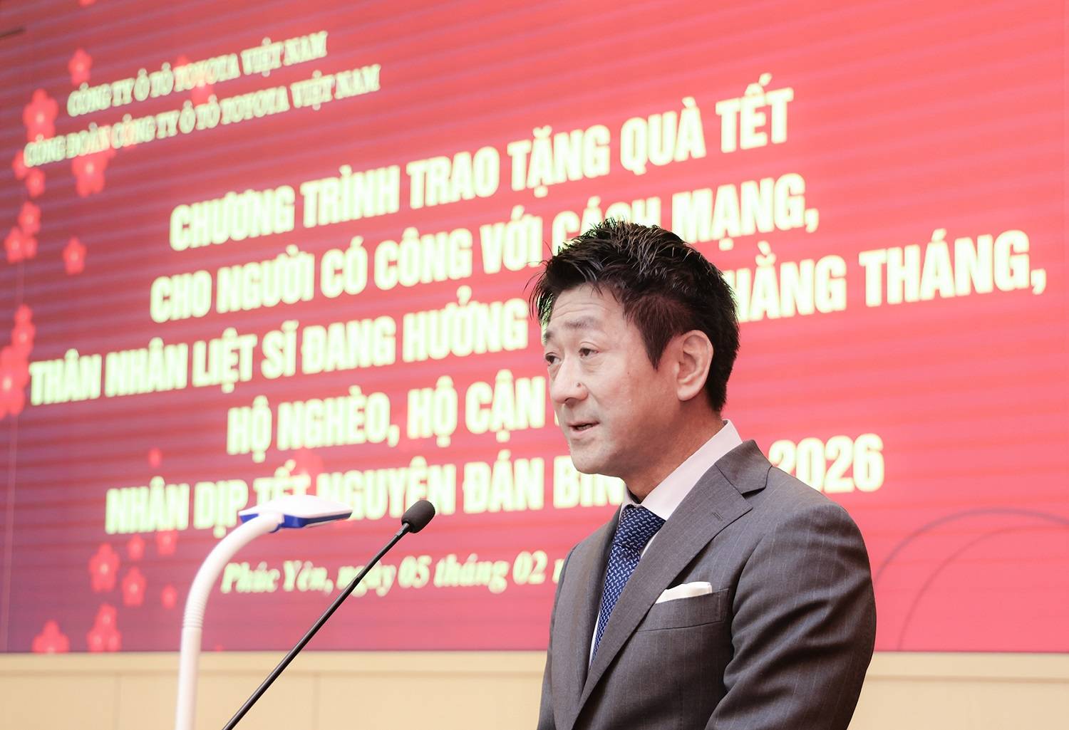 Toyota Việt Nam trao quà Tết cho các gia đình chính sách và có hoàn cảnh đặc biệt tại tỉnh Phú Thọ