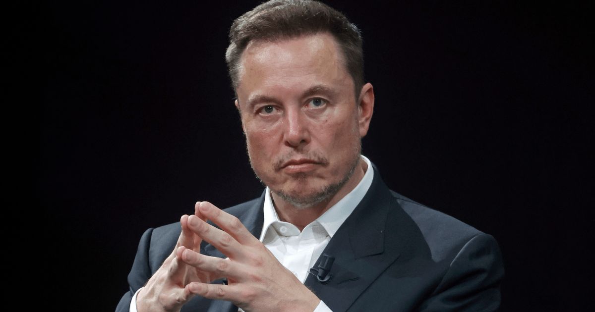 Elon Musk trở thành cá nhân đầu tiên có tài sản ròng vượt 800 tỷ USD