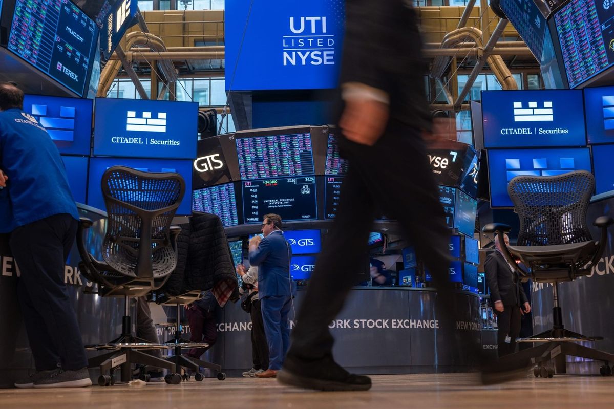 Sau cú bùng nổ của Dow Jones, dòng tiền Phố Wall đang đi đâu?