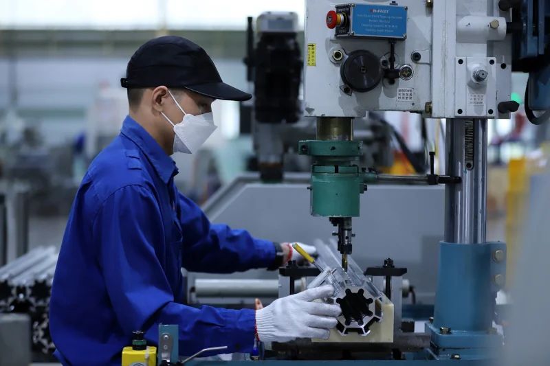 Thủ tướng yêu cầu kinh tế tư nhân tăng trưởng hai con số