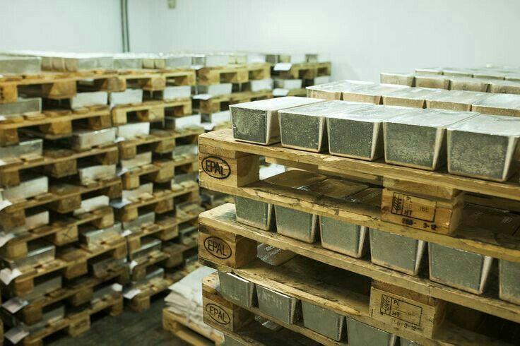 Quỹ bạc 45 tỷ USD tái xuất, thị trường bạc nóng trở lại