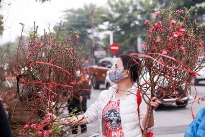 Chất lượng không khí Hà Nội 13.2: Vẫn “đỏ điểm”, Tết cần cảnh giác bụi mịn