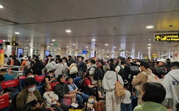 Sân bay Tân Sơn Nhất kỷ lục đón hơn 164.000 lượt khách trong ngày 26 Tết