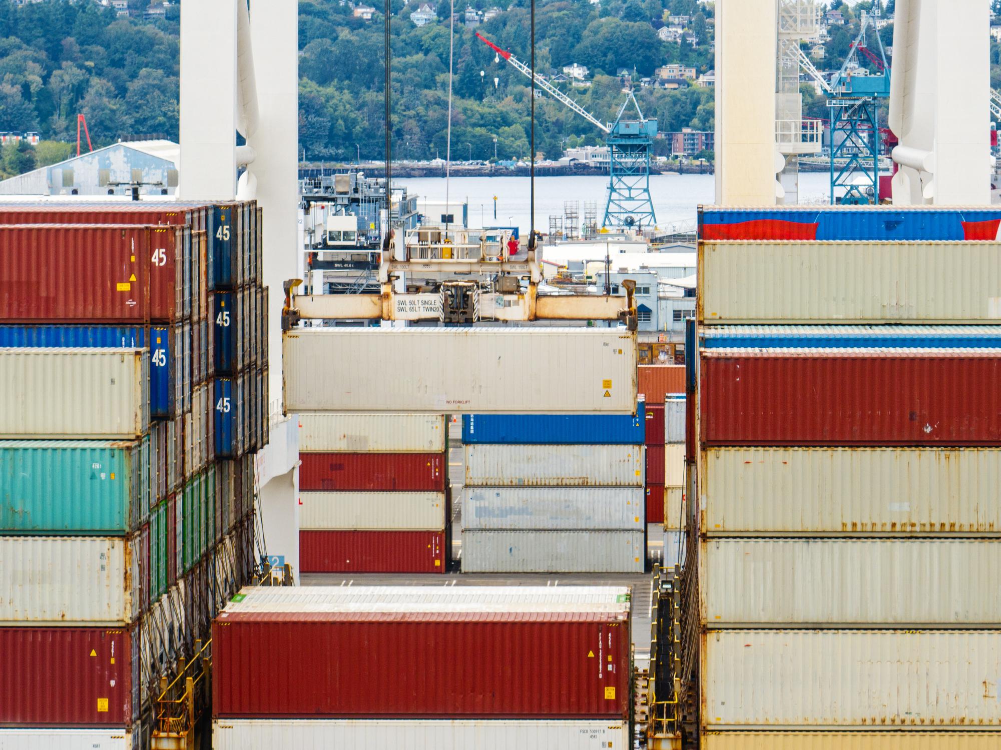 Tòa án Tối cao bác bỏ, Mỹ ngừng thu thuế đối ứng từ ngày mai