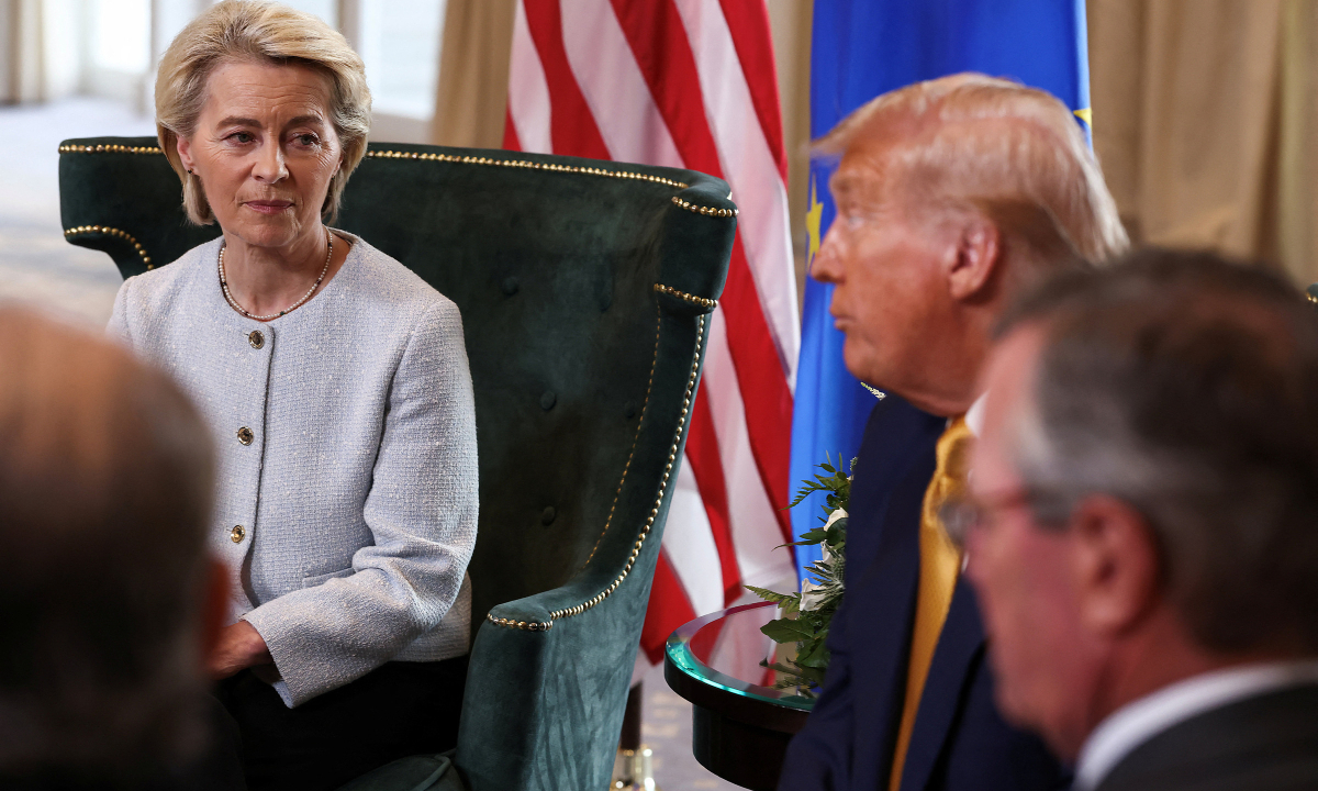 EU hoãn bỏ phiếu thỏa thuận thương mại với Mỹ giữa lo ngại thuế 15%