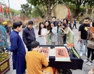 Hà Nội thu gần 4.900 tỷ đồng từ du lịch Tết Bính Ngọ 2026