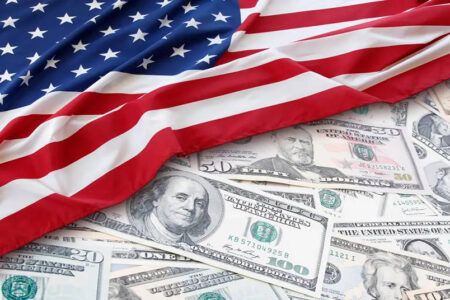 Chưa cắt giảm lãi suất, vì sao USD vẫn suy yếu?