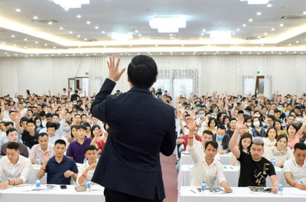 Doanh nghiệp đào tạo “làm giàu” hụt thu, lãi tăng nhờ đầu tư