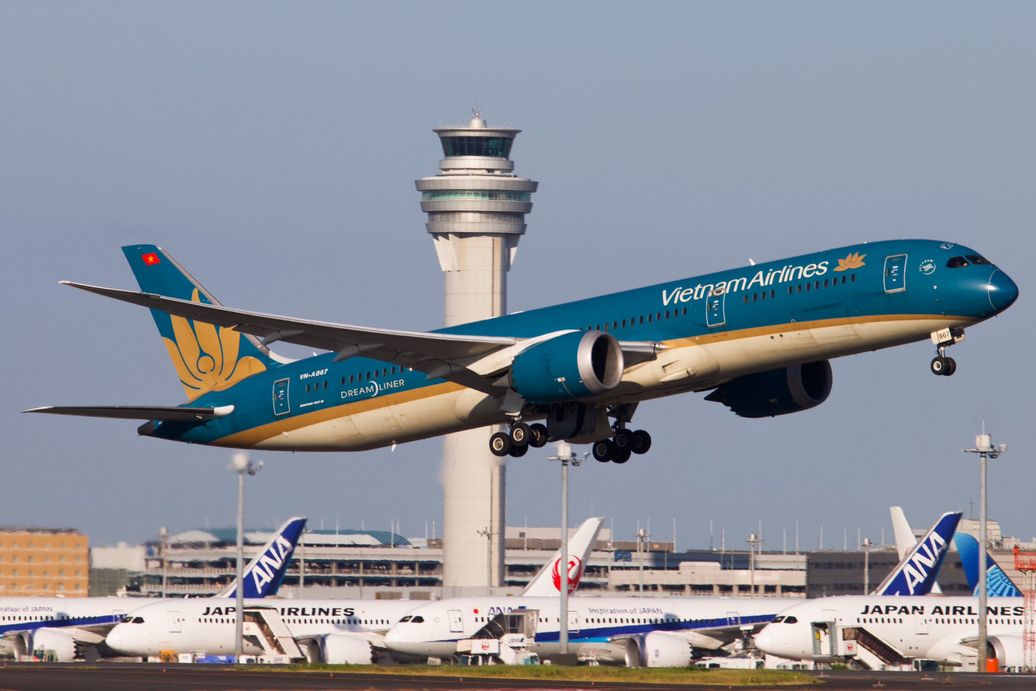 Nhiều nước ngừng bay, Vietnam Airlines vẫn giữ nhịp châu Âu