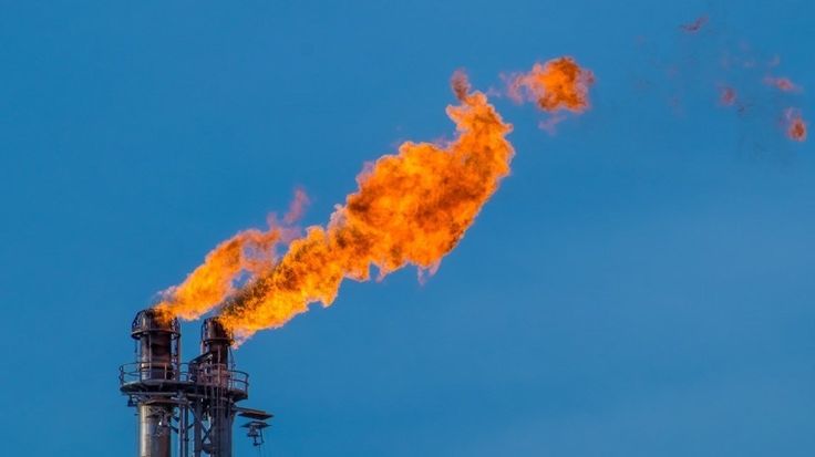 Sóng dầu khí ngược dòng thị trường, nhiều mã tăng trần