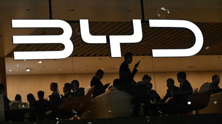 Hãng xe điện lớn nhất Trung Quốc lao dốc sâu nhất 6 năm