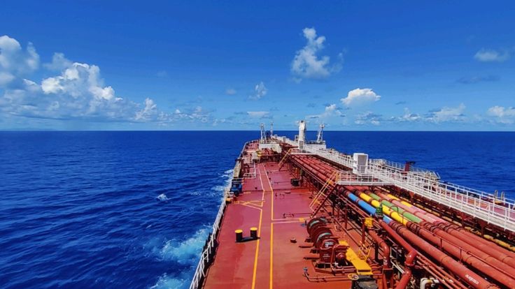 Cước tàu dầu lập đỉnh, kịch bản gián đoạn Hormuz thành hiện thực