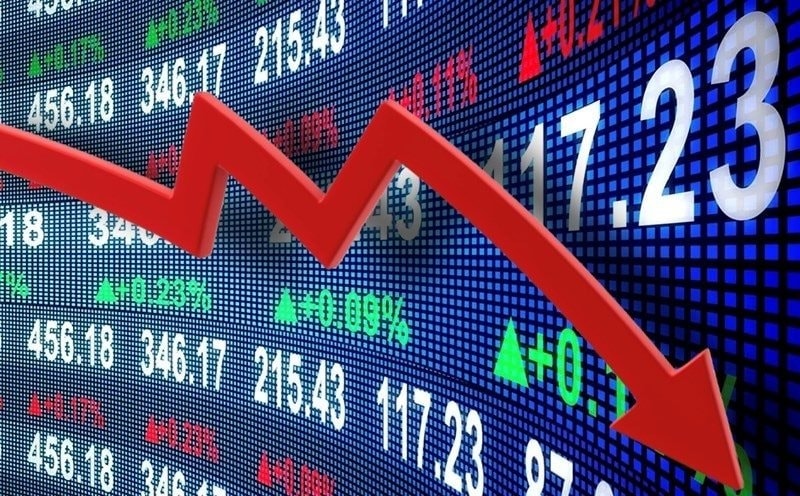 VN-Index giảm mạnh, thị trường chứng khoán chìm trong sắc đỏ