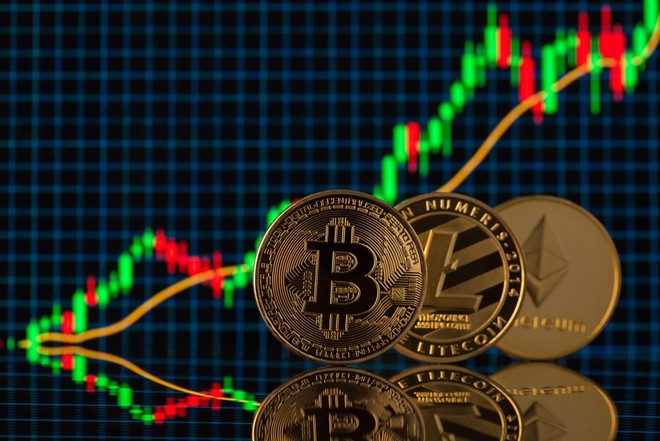 Bitcoin bứt qua 73.000 USD, quỹ của BlackRock hút hơn 300 triệu USD