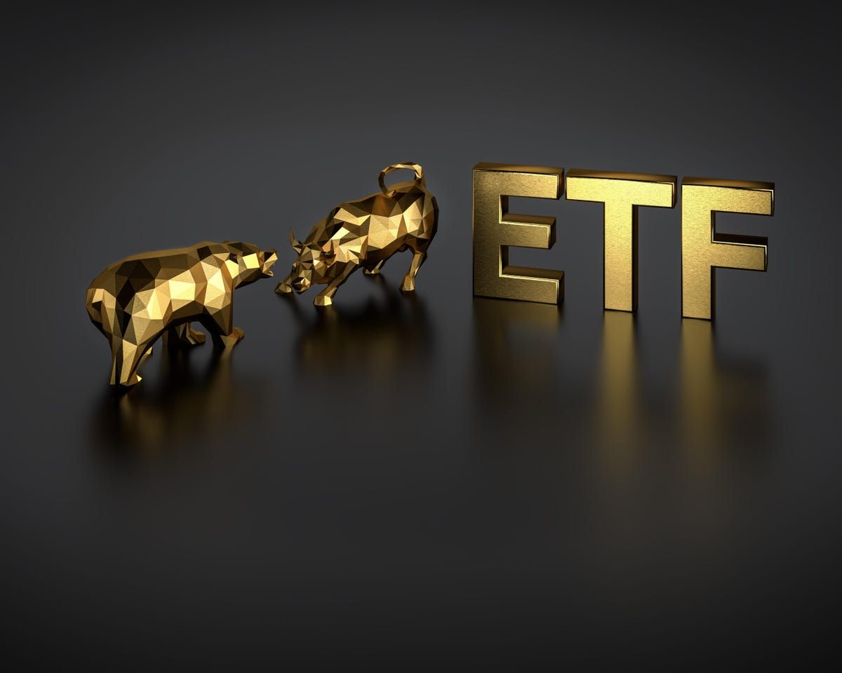 Cổ phiếu chững nhịp, ETF bất ngờ hút tiền mạnh trên HOSE