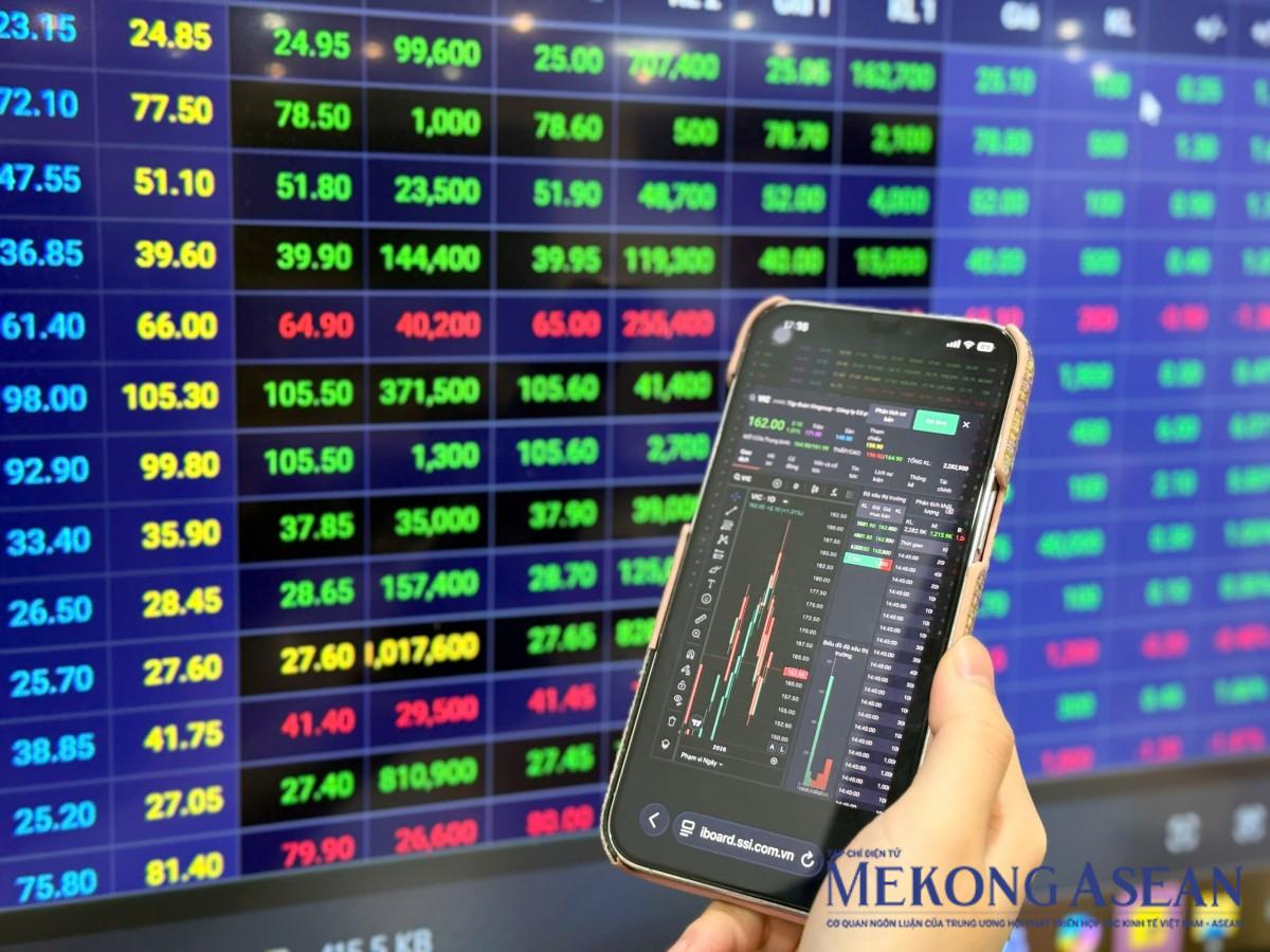 Chứng khoán Việt Nam trước giai đoạn biến động mạnh, VN-Index có thể lên 2.089 điểm