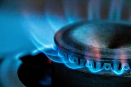 Gas tăng mạnh, đại lý bắt đầu khan hàng