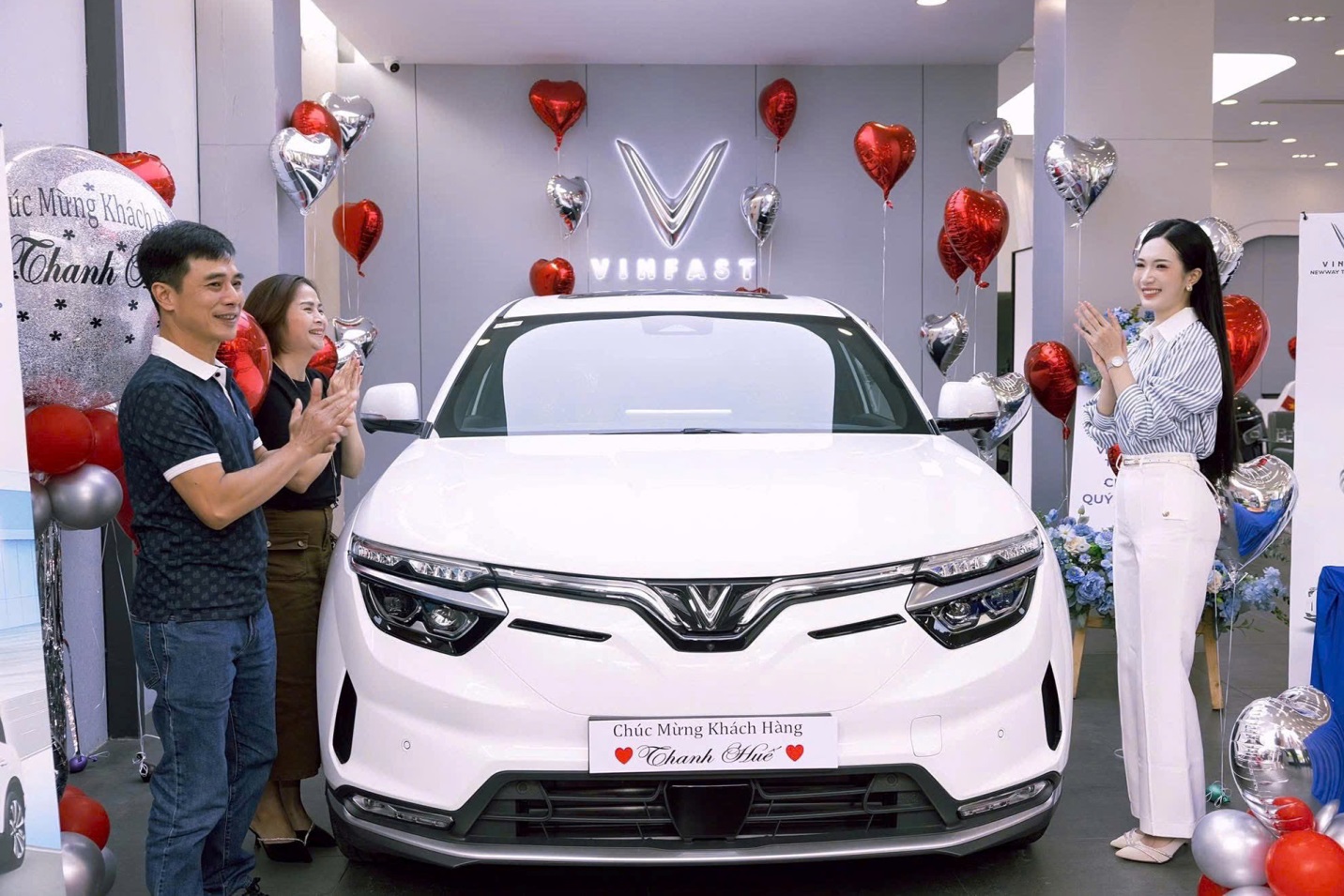 Vingroup khẩn cấp tung chương trình “Thu xăng - Đổi điện”, giảm thêm tới 5% giá xe VinFast