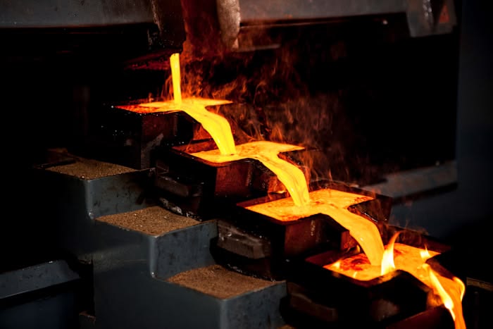 Vàng mất “vương miện trú ẩn”: Cú rơi 66 USD sau một đêm