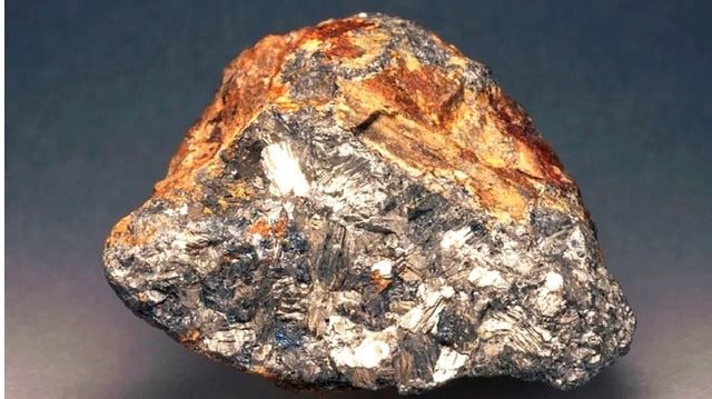 Nắm khoáng sản “vàng” của ngành quốc phòng, DN Việt báo lãi khủng, cổ tức 218%