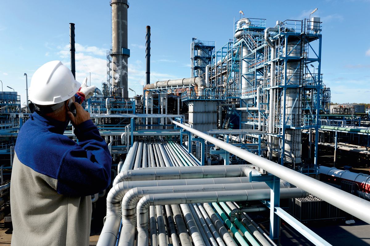 Dầu tiến sát 100 USD/thùng: Vì sao các ông lớn năng lượng bắt đầu lo?