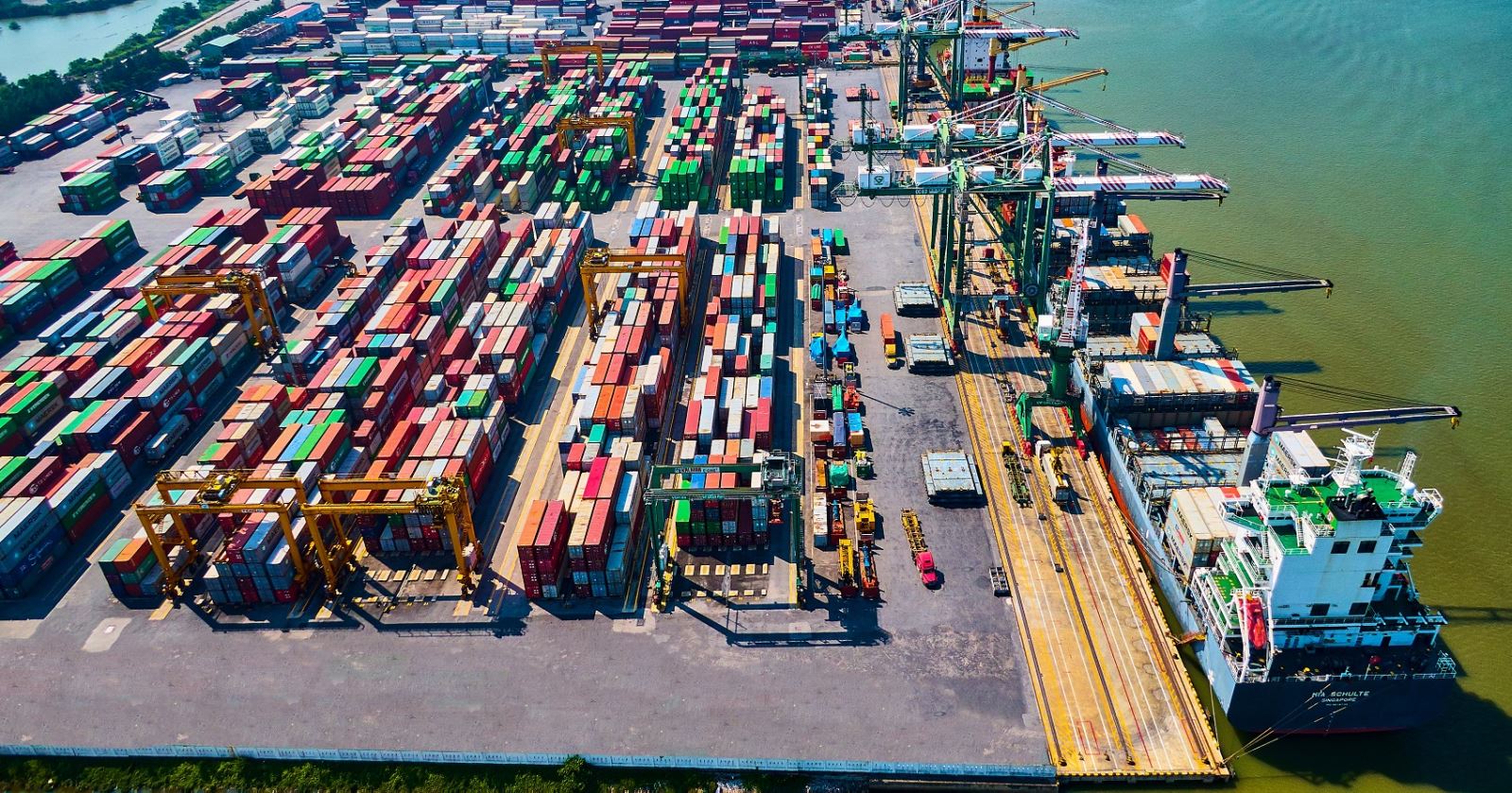 Viconship đánh úp” thị trường: Mua 65% Harbour City, chính thức lấn sân BĐS