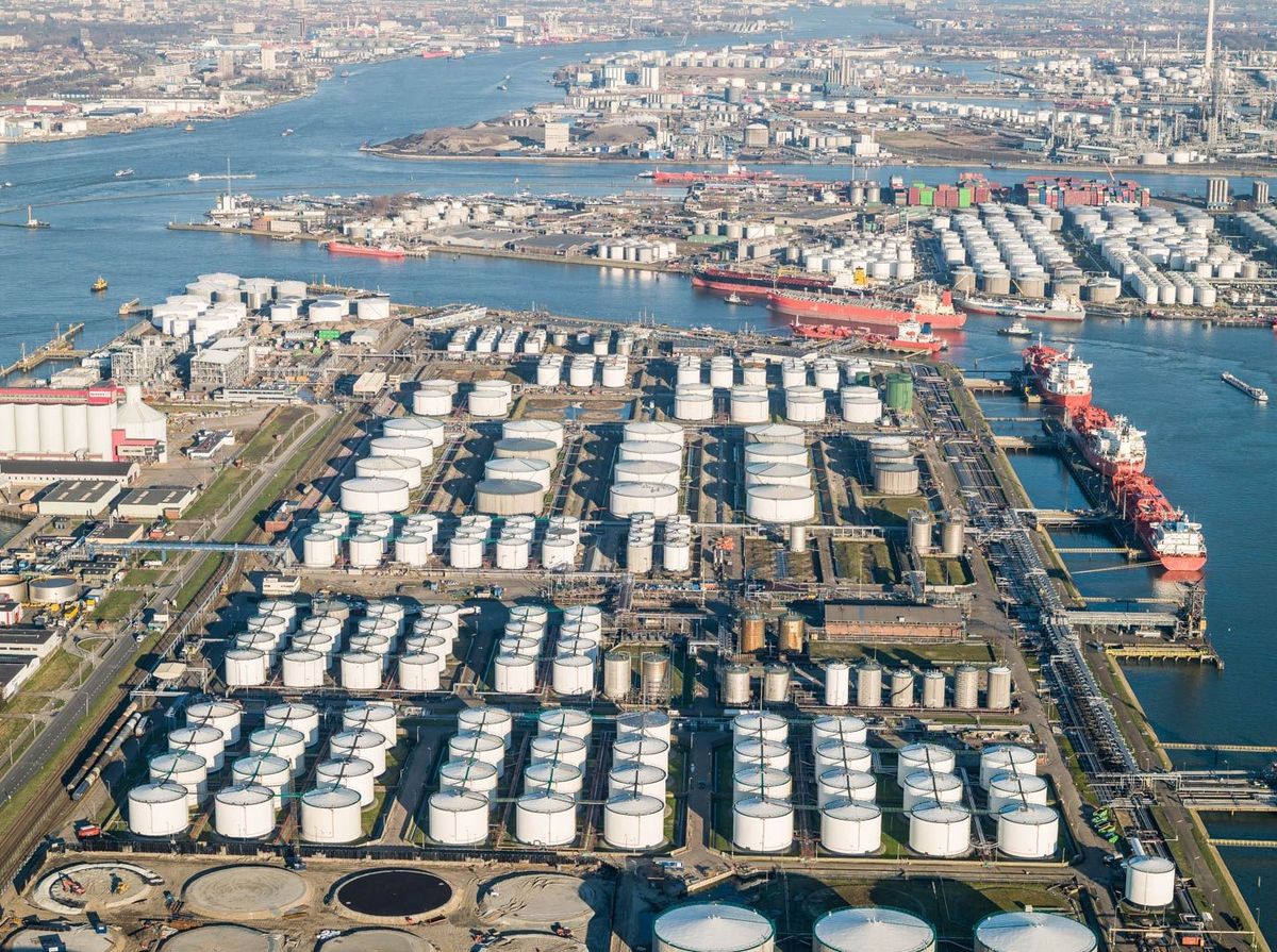 Dầu tăng 33%, các “ông lớn” dầu khí thu về hàng tỷ USD