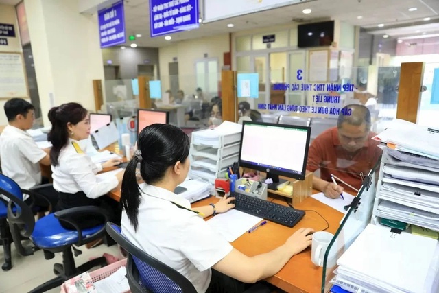 Bộ Tài chính đề xuất cho phép trừ chi phí y tế, giáo dục khi tính thuế thu nhập cá nhân- Ảnh 1.