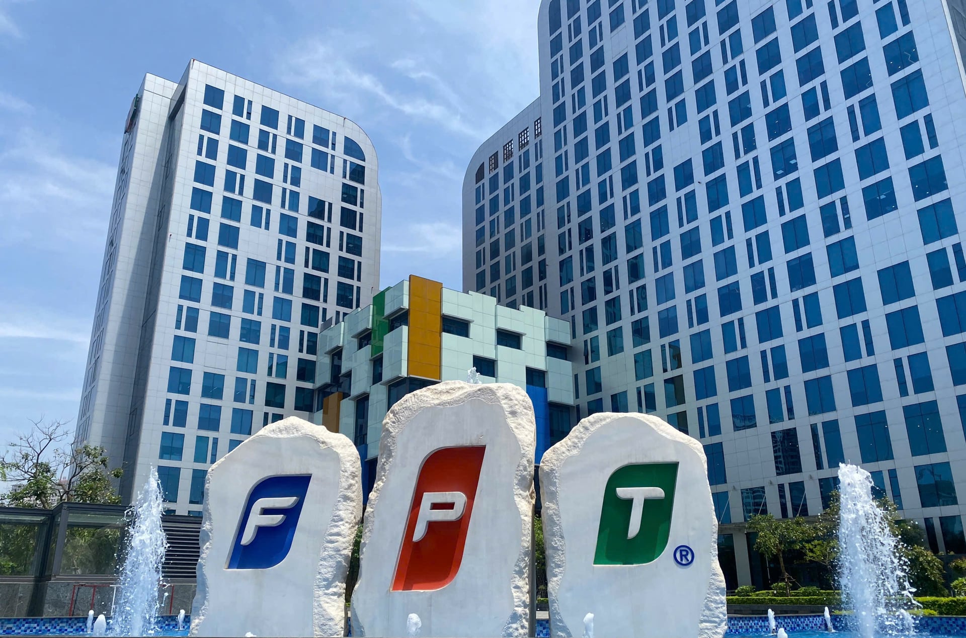 FPT Telecom muốn “lấn sân” bất động sản, mục tiêu lãi 5.100 tỷ đồng