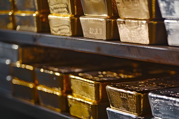 SPDR mua ròng gần 5 tấn vàng, quỹ bạc SLV bán ròng phiên thứ 3 liên tiếp