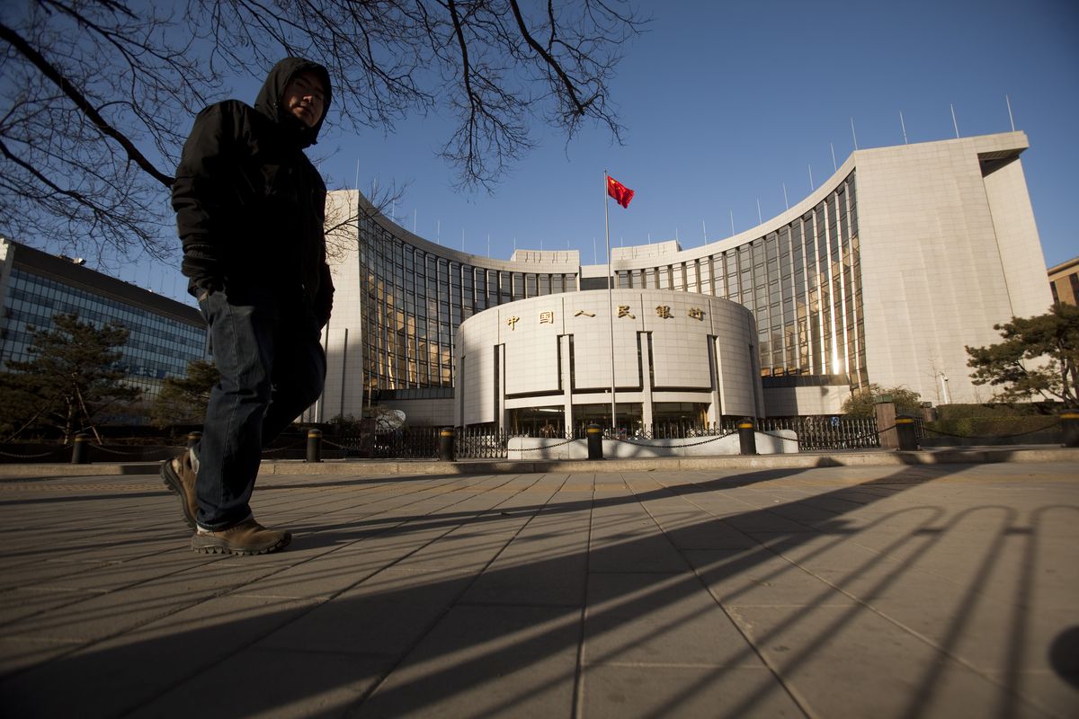 PBoC rút ròng thanh khoản, phát tín hiệu thận trọng trước rủi ro bên ngoài
