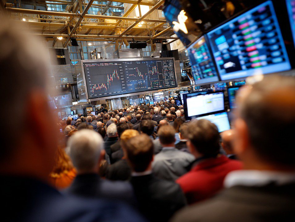 Giới đầu tư gom cổ phiếu, kỳ vọng hạ nhiệt căng thẳng Mỹ - Iran