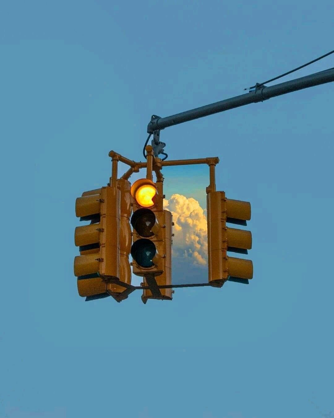 Phố Wall tăng trong nghi ngại: dầu cao và địa chính trị phủ bóng