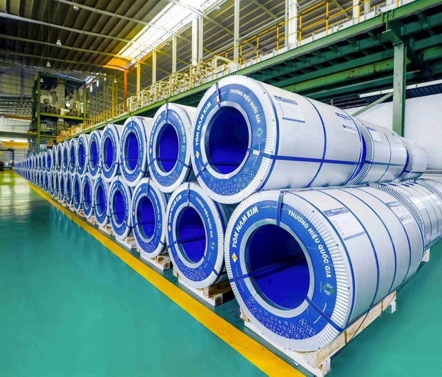 Sau cú giảm sâu lợi nhuận, Thép Nam Kim bất ngờ thay tướng