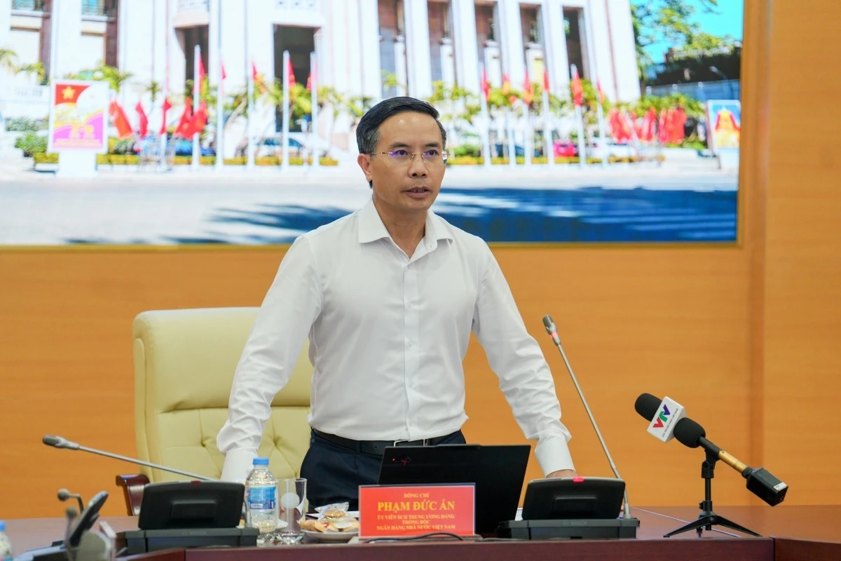 Ngân hàng Nhà nước họp khẩn, 46 ngân hàng cam kết giảm lãi suất