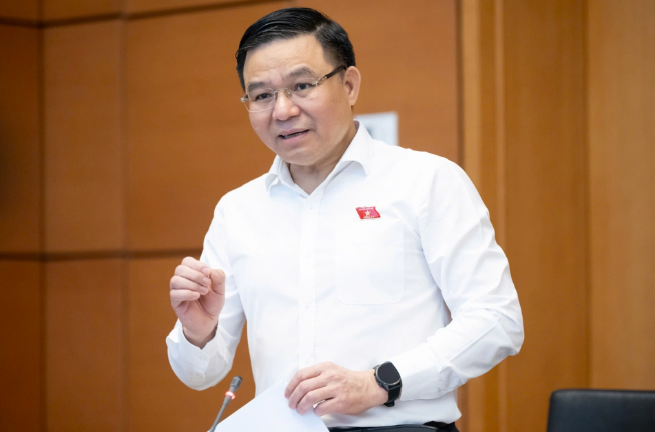 Bộ Công Thương nâng dự trữ xăng dầu lên 26 ngày, duy trì mặt bằng giá thấp